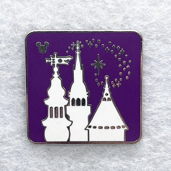 🔮‎ 5/$25 Disney Shanghai Disneyland Fantasyland Castle Pin - Picture 1 of 3